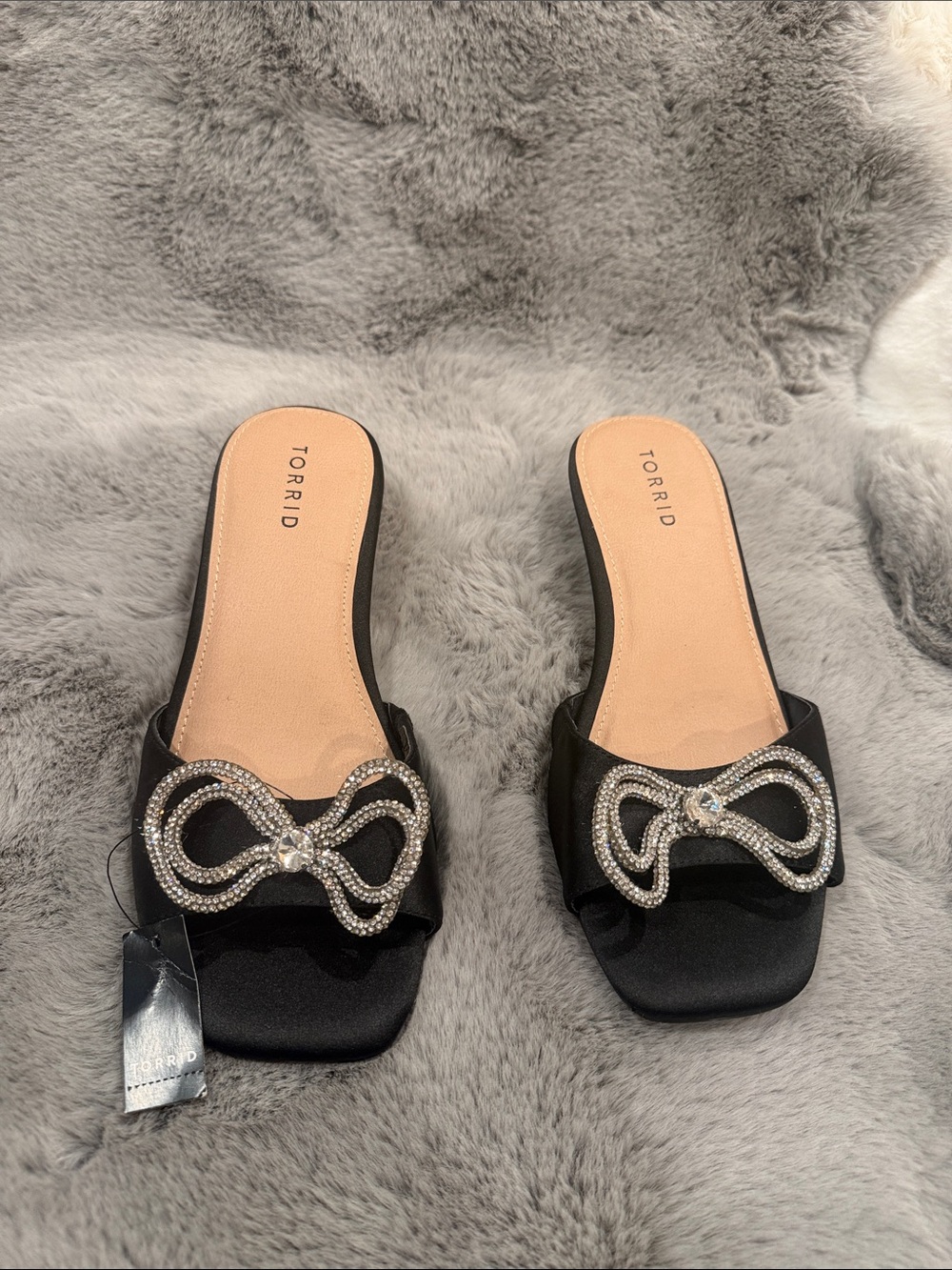 Torrid Black Satin Rhinestone Bow Kitten Heel Slide Sandals Size 8 WW Like New